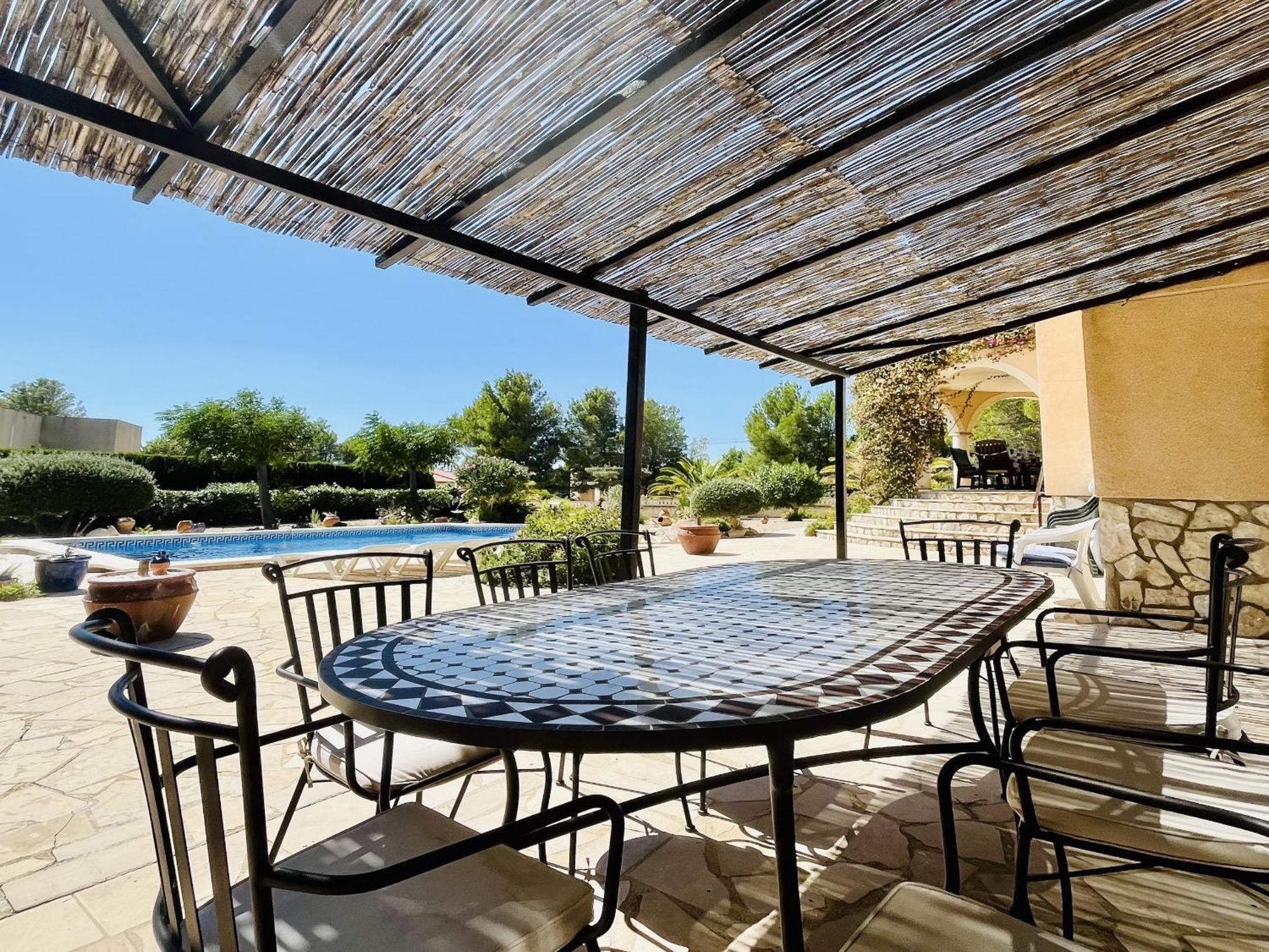 Villa Oasis With Large Private Swimming Pool
